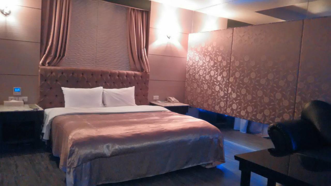 Michelle Motel Taichung Exterior photo